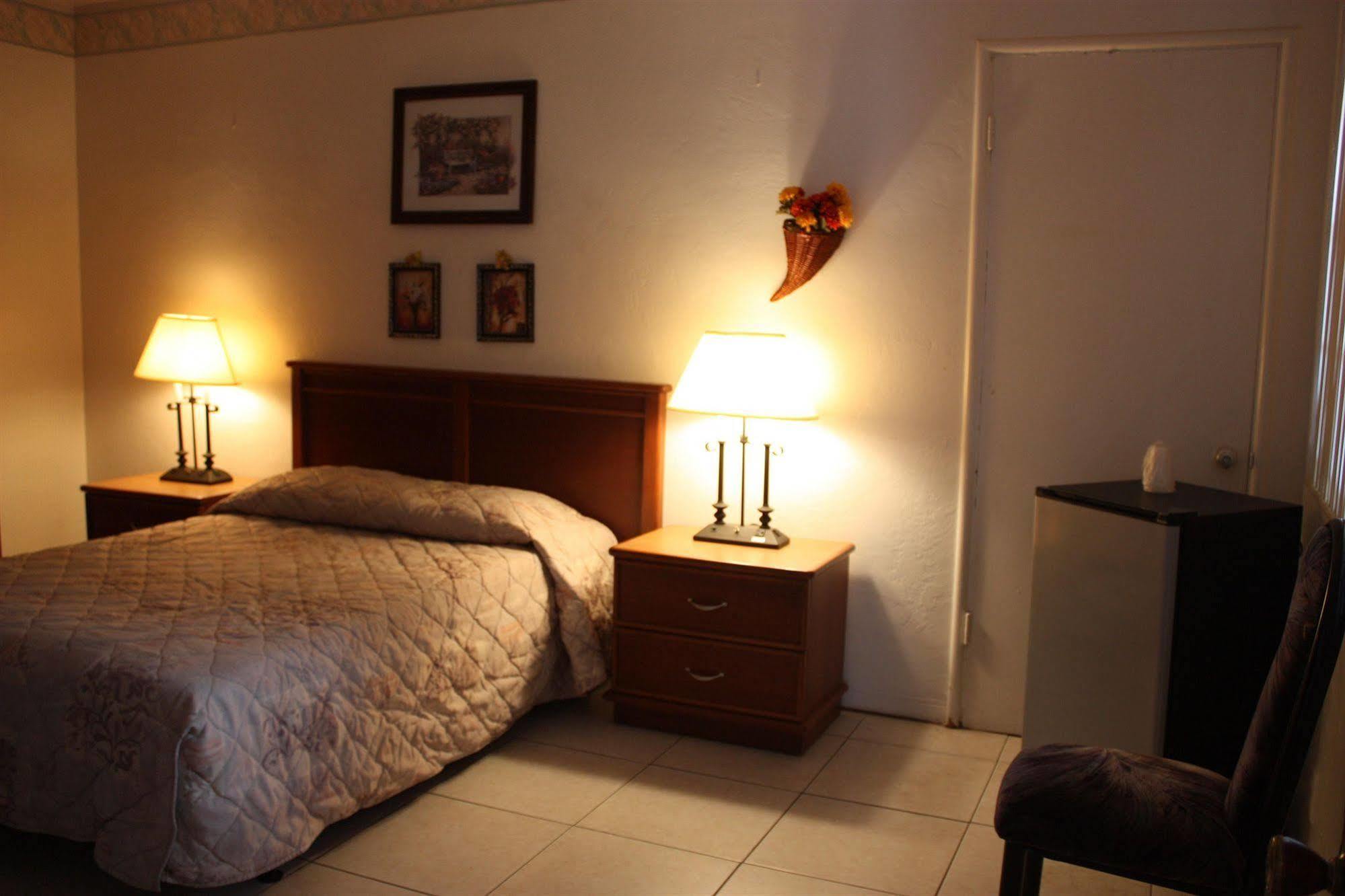 הוליווד Beach And Town Motel מראה חיצוני תמונה